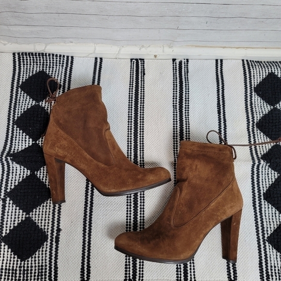 STUART WEITZMAN BROWN SUEDE HEELED BOOTIES, SZ 9.5 / 40 EUR - Picture 9 of 16